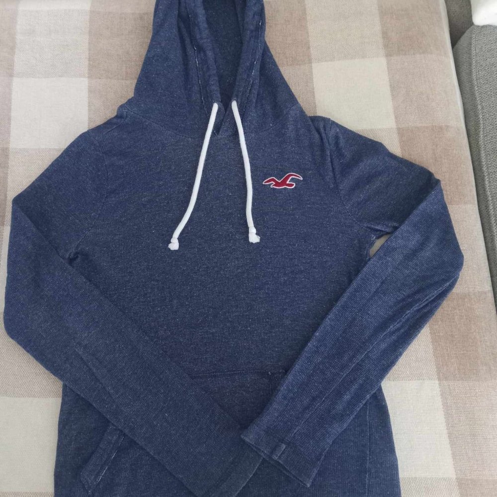 mens small hollister hoody.